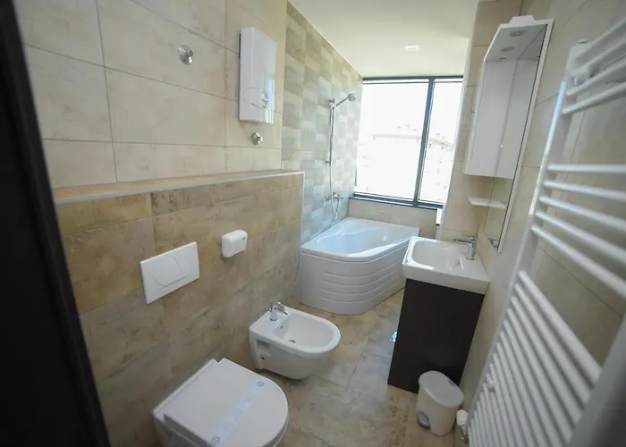 Grand * Velika Kladusa